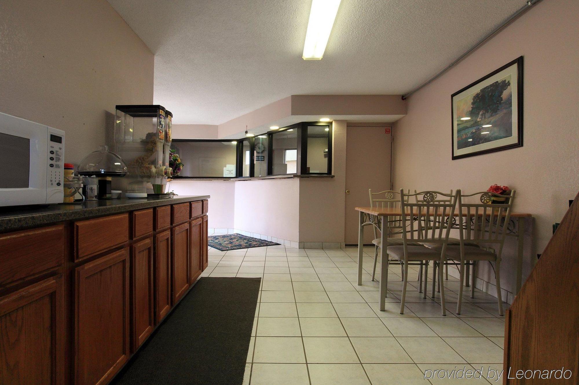 Executive Inn Indianapolis Interior photo